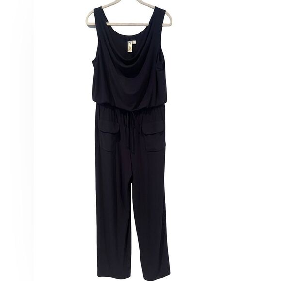 Emma & Michele - Midnight Blue Sleeveless Jumpsuit Size: Large Color: Navy - Picture 3 of 8